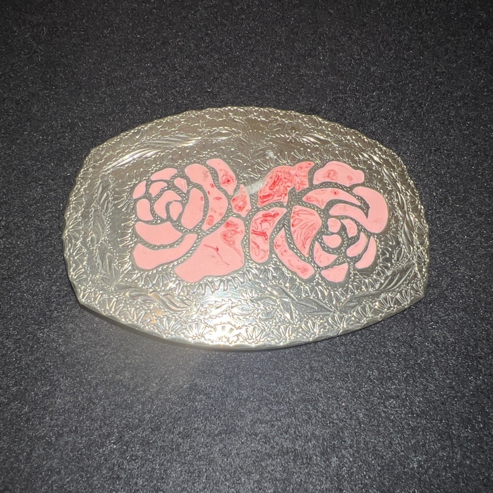 Womens silver belt buckle with roses